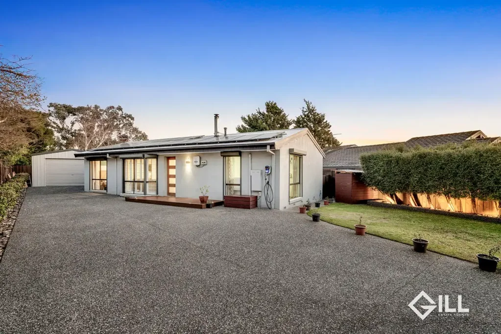 14 Collins Crescent, Berwick, VIC 3806