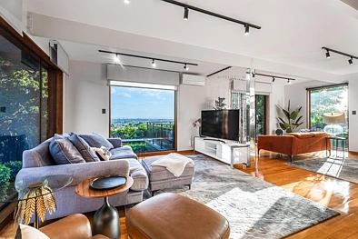 Totara Heights 5બેડરૂમ Space, Scale & Views On 835sqm