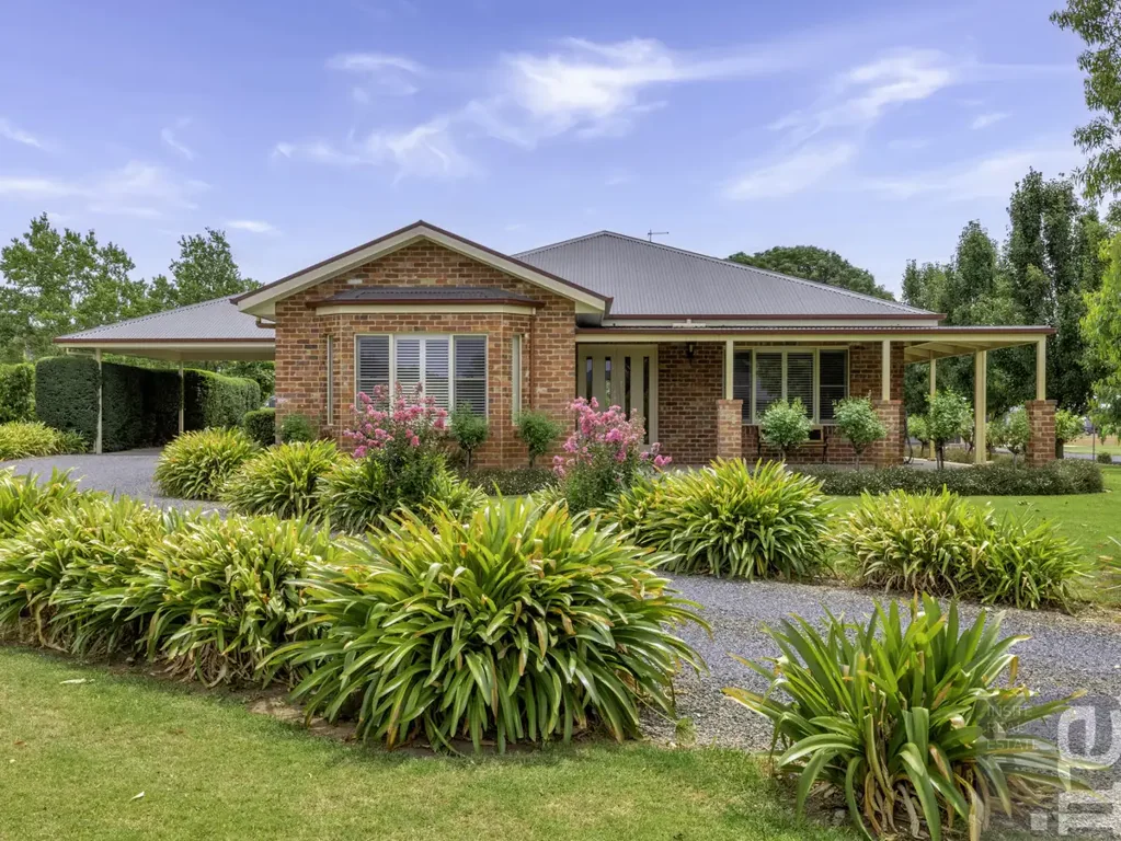 15 Wonga Park Drive, Waldara, VIC 3678