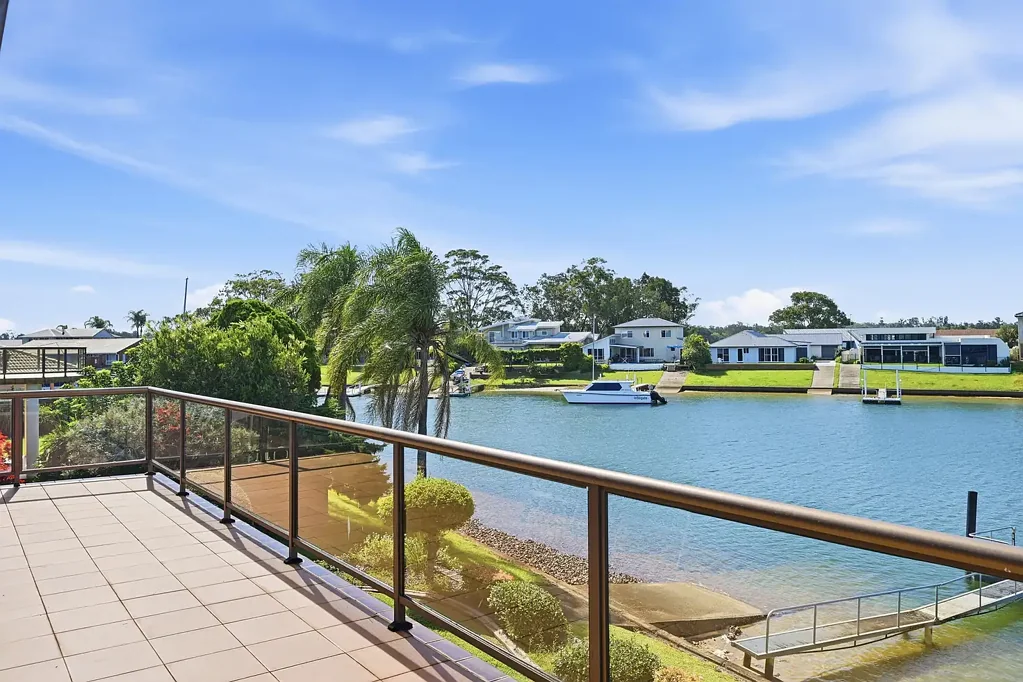 Port Macquarie 5ਬੈੱਡਰੂਮ Jetty, Boat Ramp and Blue-Chip Waterfront Appeal