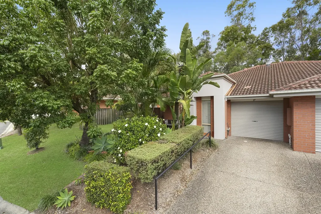 Reedy Creek 3房  Private, Peaceful & Move In Ready