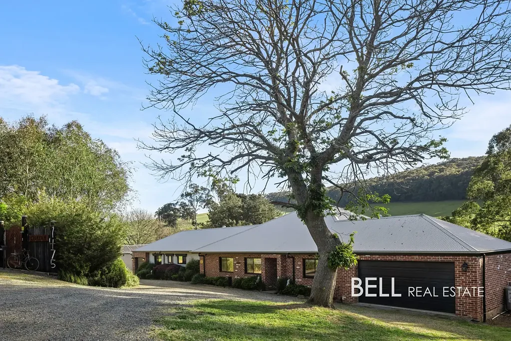 Mount Burnett 7कमरा 35 Acres of Country Living, Dual Accommodation & Equestrian Opportunity.