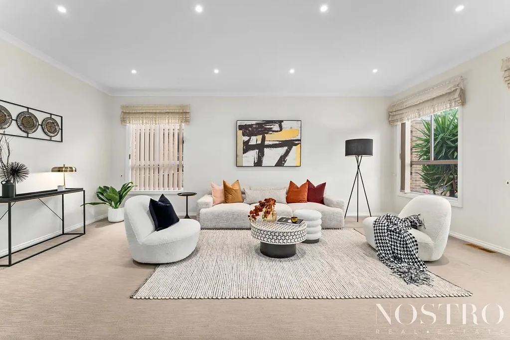 South Morang 5房 宽敞家庭典范 722sqm优质地块 城市天际线景 阳光明媚多生活区 步行即达学校商圈 双层砖砌朝北宅 Superb Family Living with Spectacular Views in Skyline Drive !