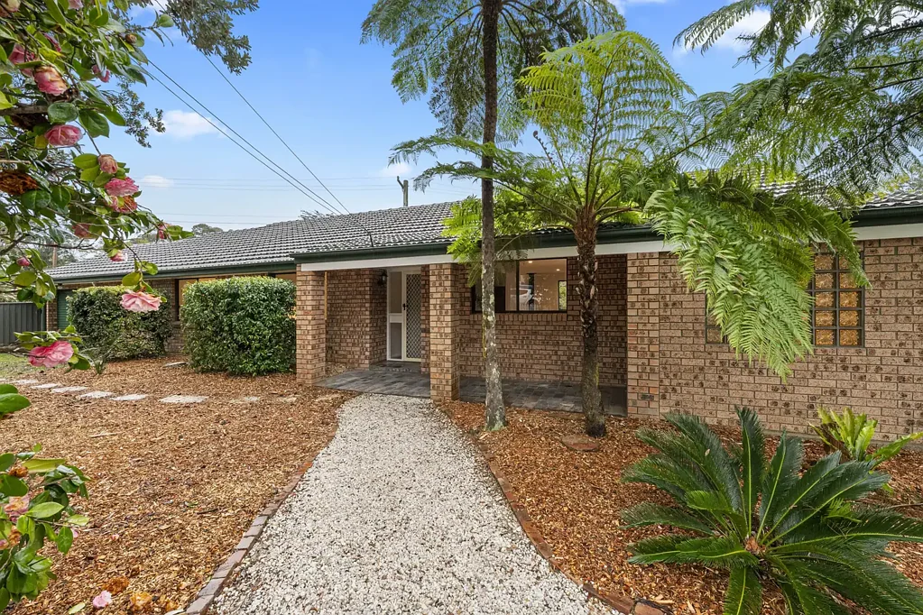 Berowra Heights 4房  Single-Level Living with a Fantastic Flat Yard​