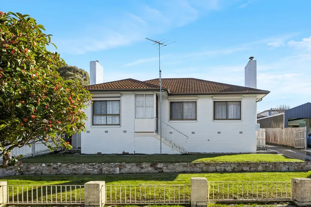 Morwell 3chambre Classic Brick Comfort—Move In, Settle Down or Invest