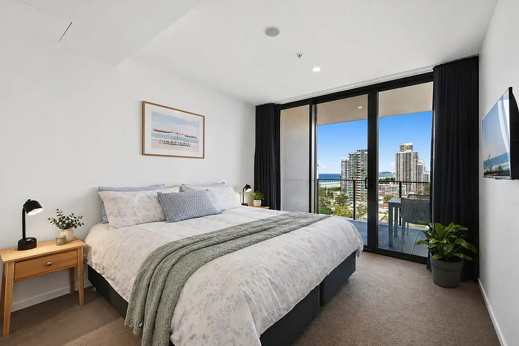 Broadbeach 2कमरा Coastal Living with exceptional Investment Appeal-designed for owner-Occupiers and investors alike in the Heart of Broadbeach
