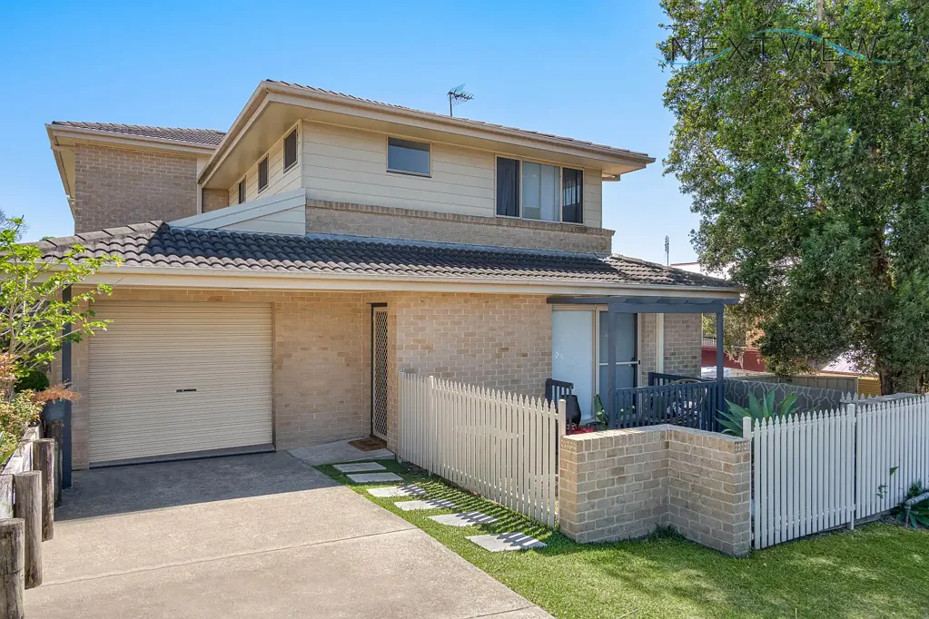 1/6 Brown Street, Adamstown, NSW 2289