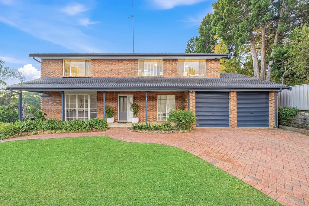 Castle Hill 5બેડરૂમ Expansive Family Living with Poolside Entertaining & Bush Outlook