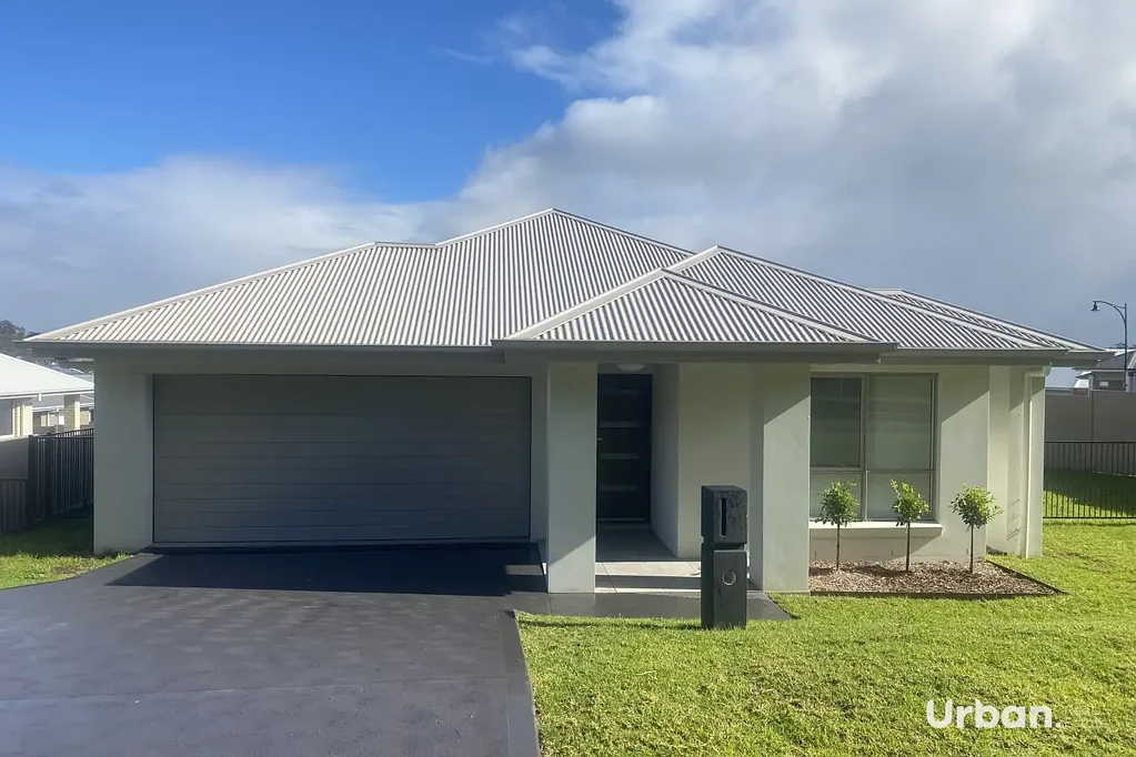 Stunning 4-Bedroom Home for Rent in Huntlee