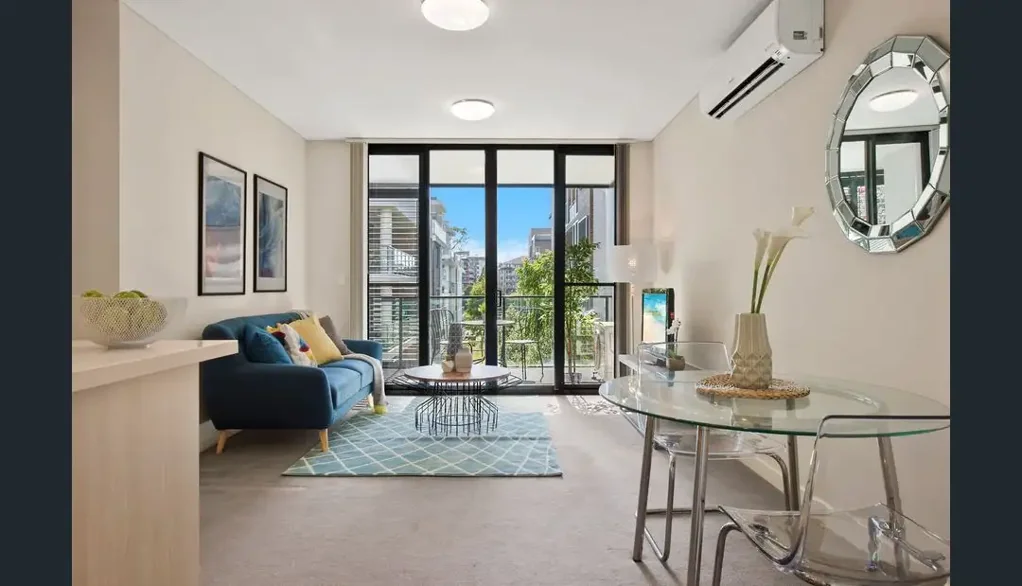 One bed plus study apartment close to everything