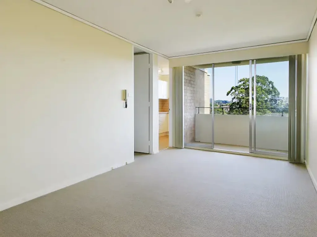 Stylish Living in Prime Lower North Shore Location – Walk to Everything