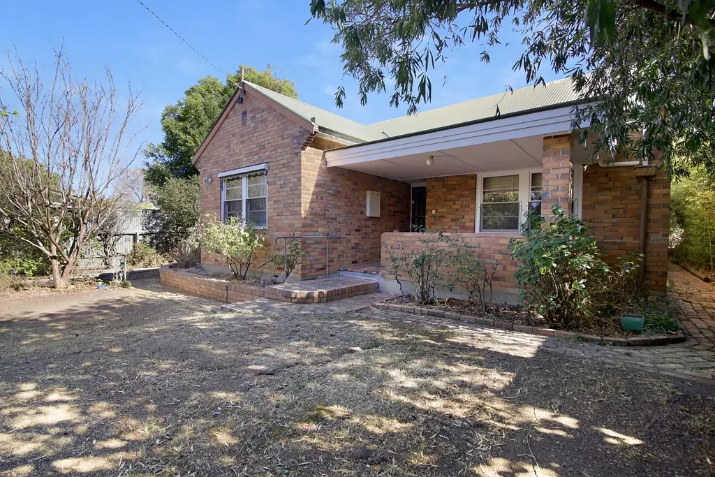 16 Robinson Street, Horsham, VIC 3400