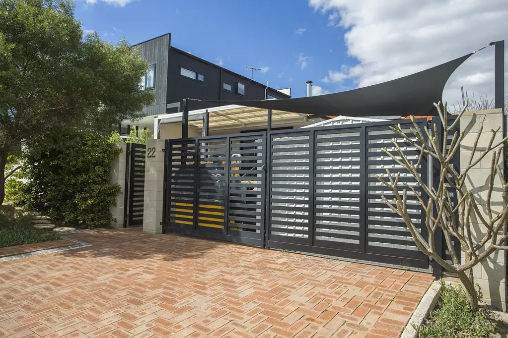 Carine 4Zimmer Tranquil Sanctuary Meets Renovated Luxury
