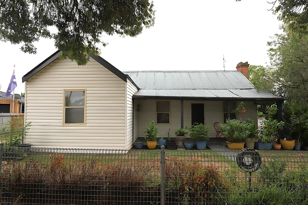 Cootamundra 2ห้องนอน Affordable Cottage With Future Potential