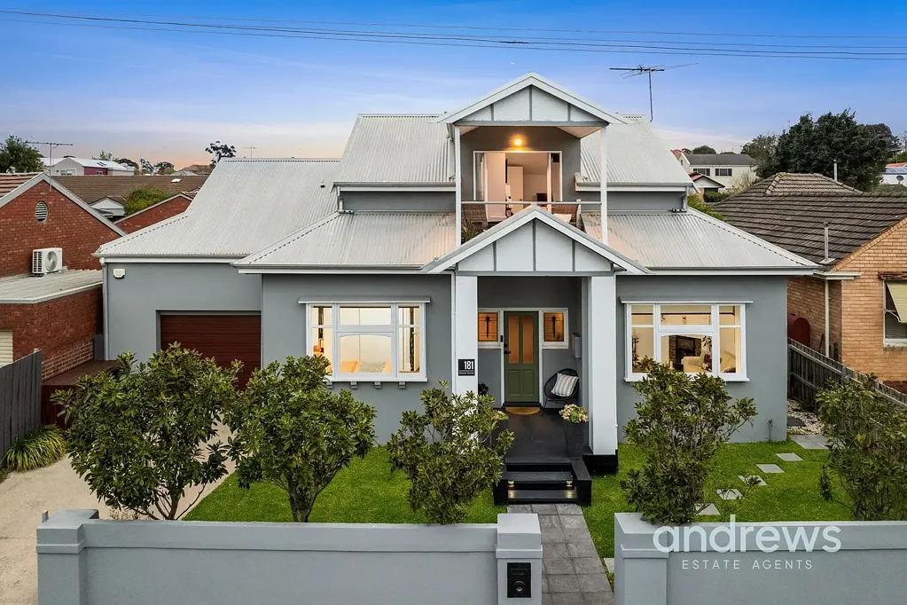 Newtown 4房  Californian Bungalow charm meets Resort style family living