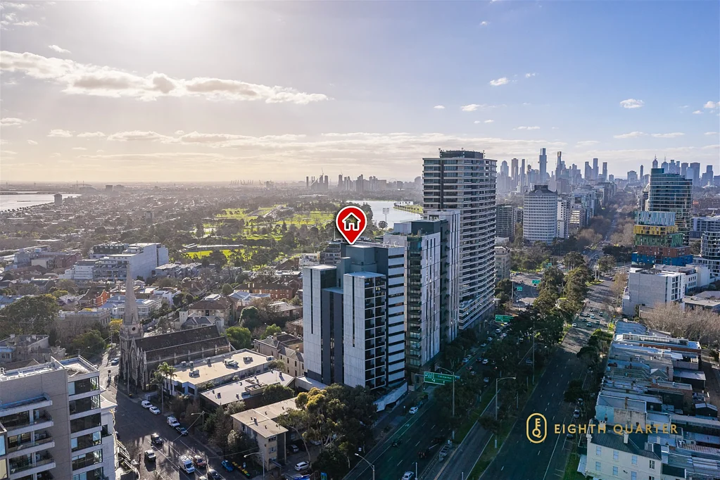 St Kilda 2Zimmer Elevated Living with Bay, Lake & F1 Views