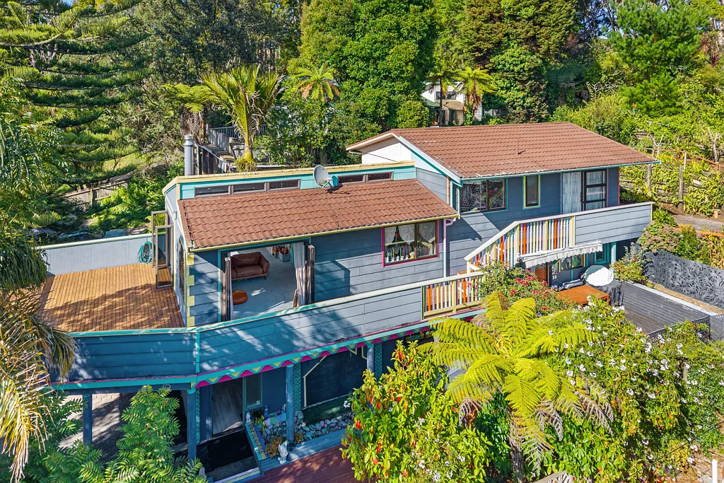 Titirangi 3 Slaapkamer Price Drop - The Ultimate Fun-Filled Family Home!
