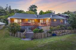 86 Haseler Crescent, Mellons Bay