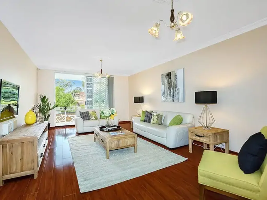 Rare Supersized Apartment!