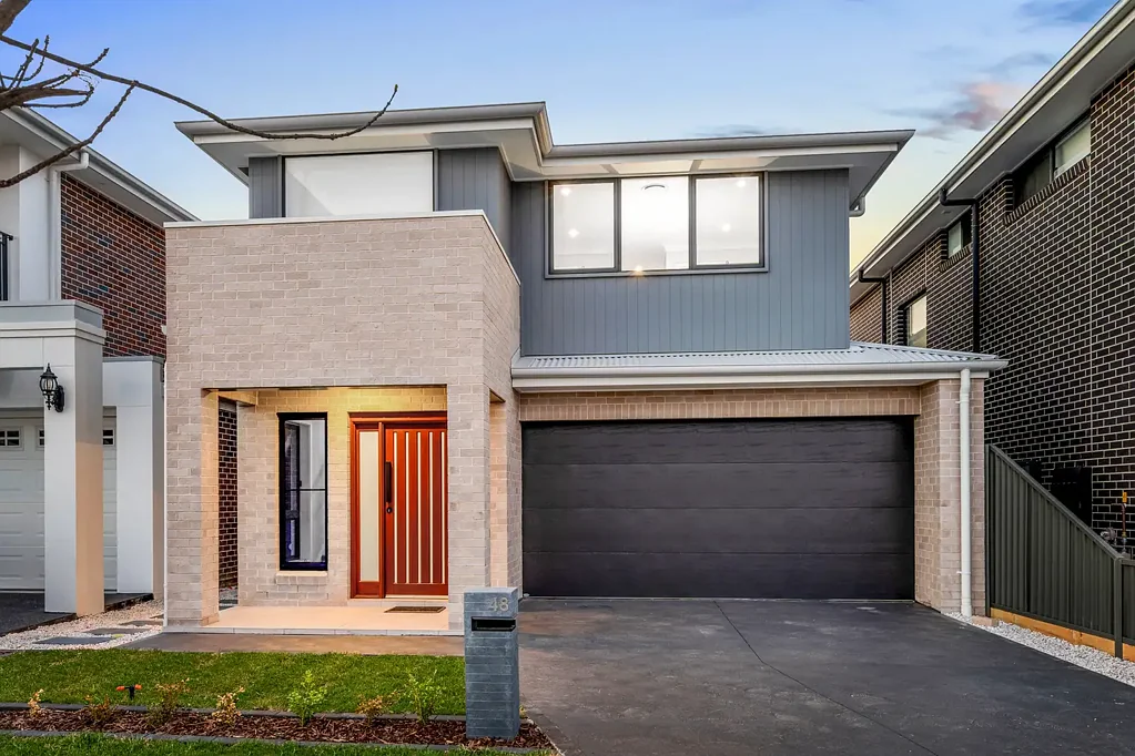 Marsden Park 5Kwarto IN THE HEART OF ELARA |CUSTOM CLARENDON RESIDENCE