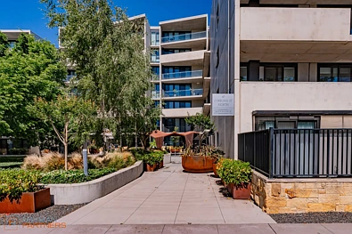 Braddon 2Habitaciones A Stylish Fourth-Floor Retreat in the Provenance Complex