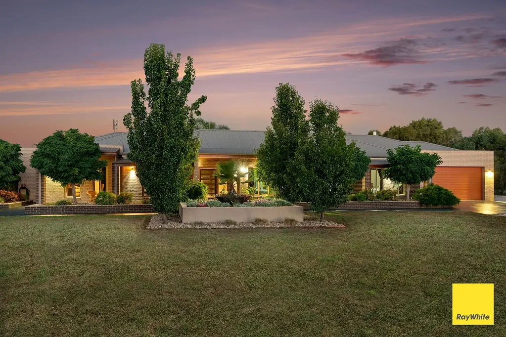13 Bettys Avenue, Junortoun, VIC 3551