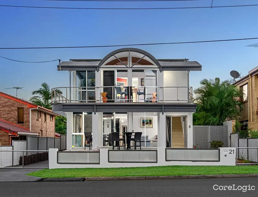 21 Kennedy Esplanade, Scarborough, Brisbane - Northern Region , 4 rūma, 3 rūma horoi, House