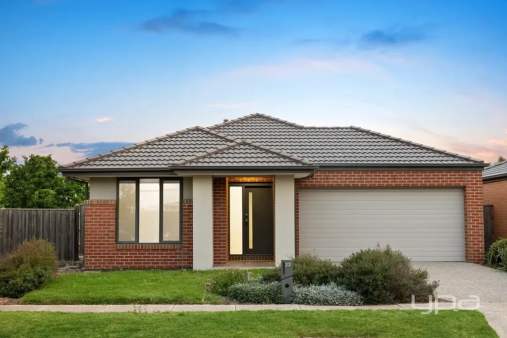 Point Cook 4 Bedroom North-Facing Family Haven in the Heart of Saltwater Coast!