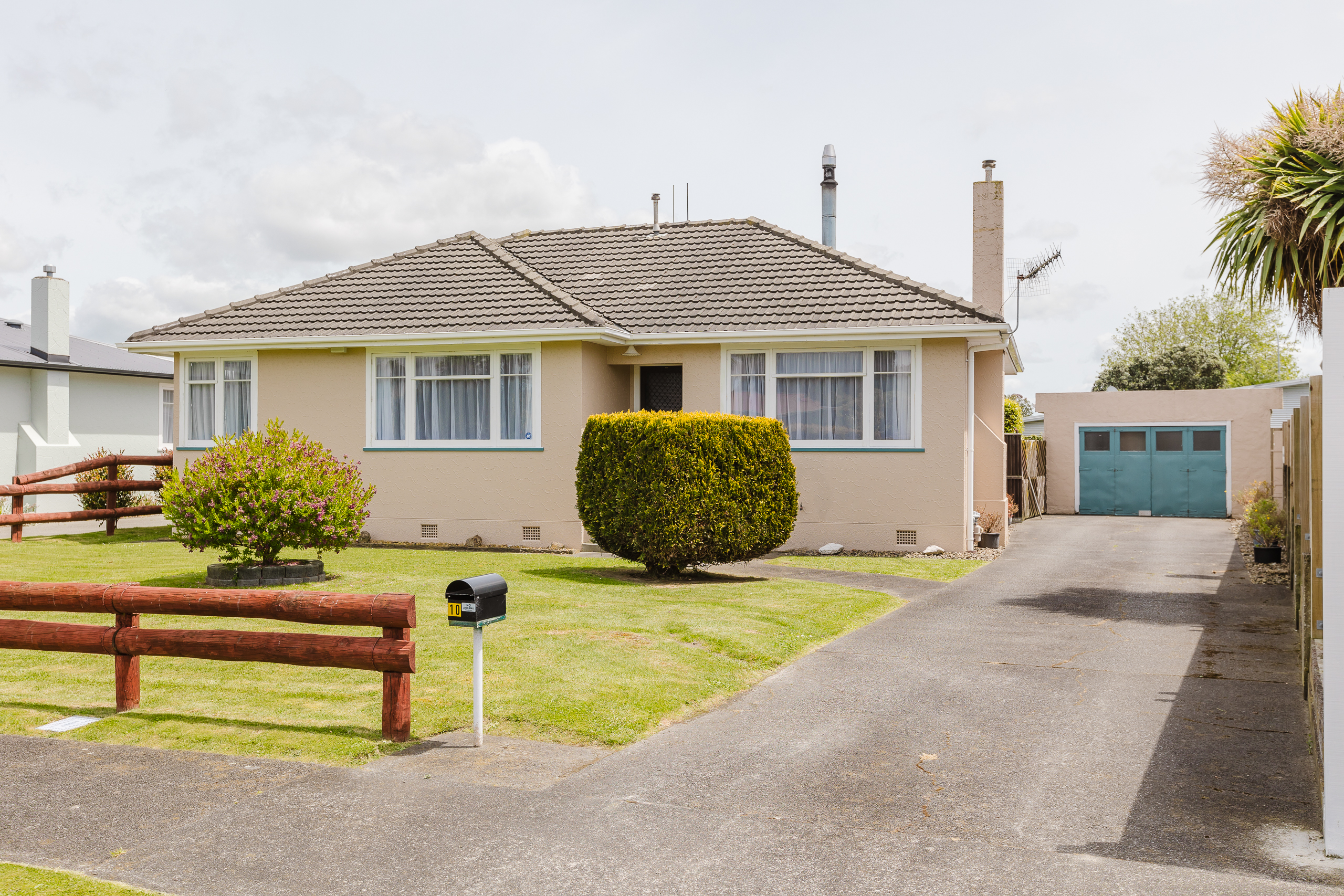 10 Dorset Crescent, Hokowhitu, Palmerston North, 3 कमरे, 1 बाथरूम, House