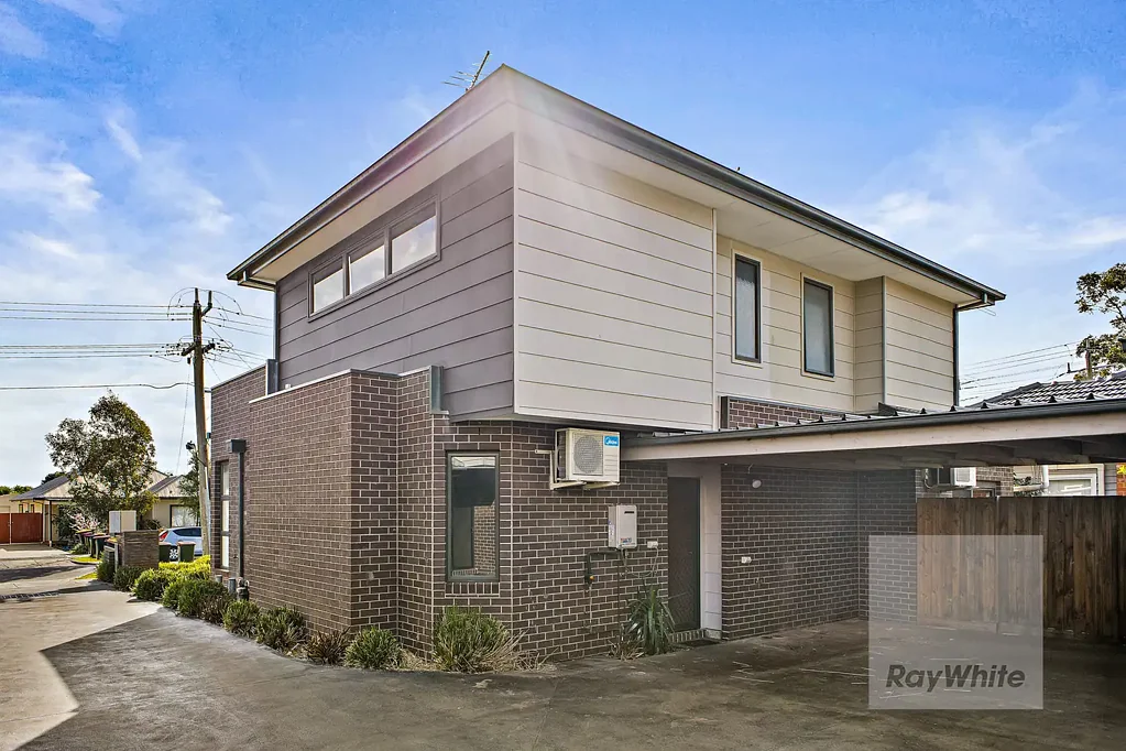 Tidy Modern Retreat