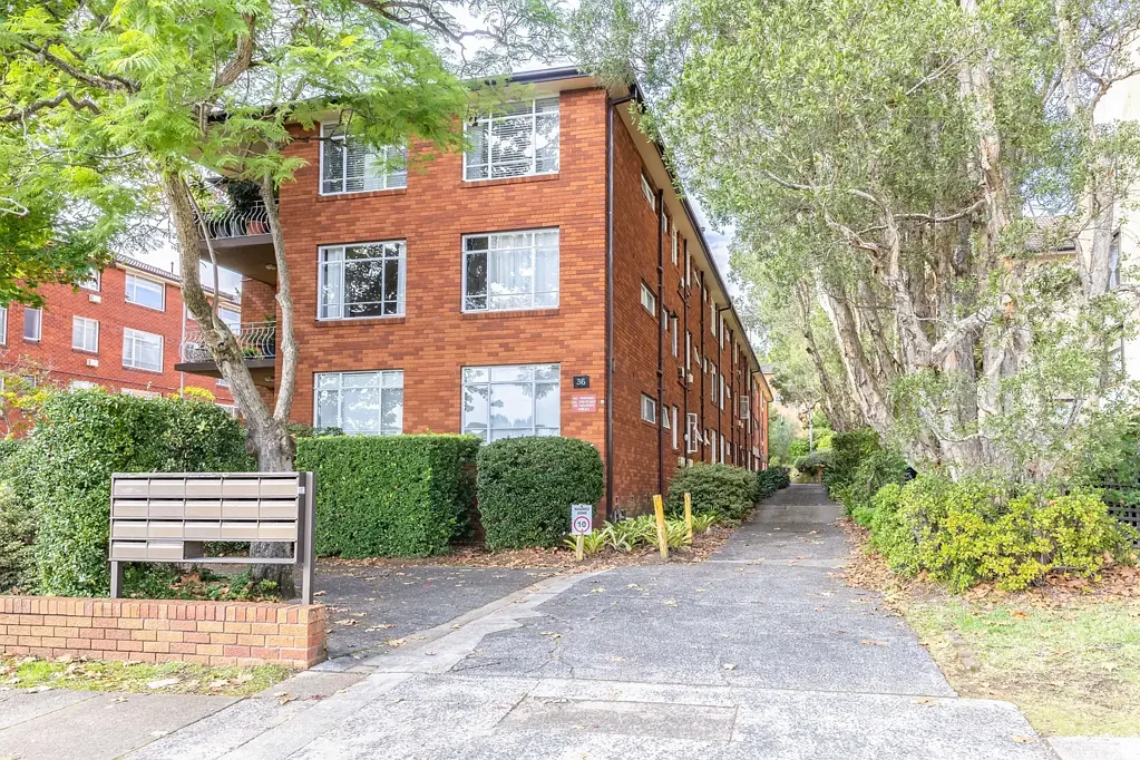 Epping 2બેડરૂમ A meticulously maintained unit in a handy urban locale