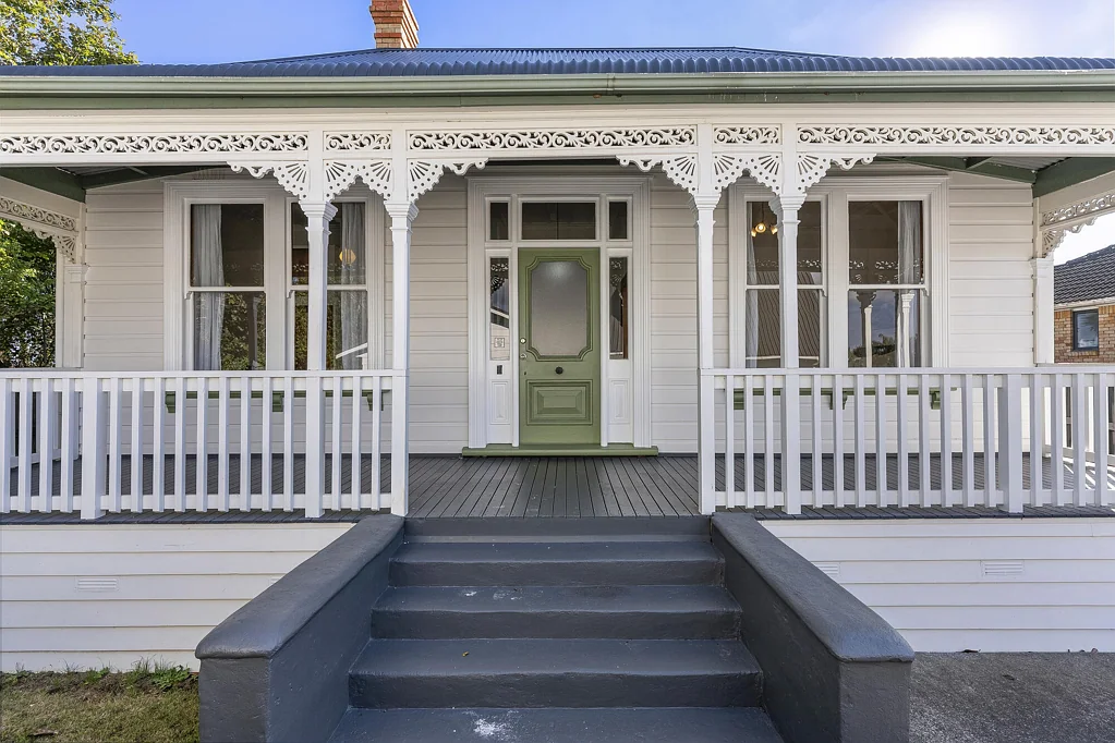 Mount Wellington 4Kwarto Character Home & Income
