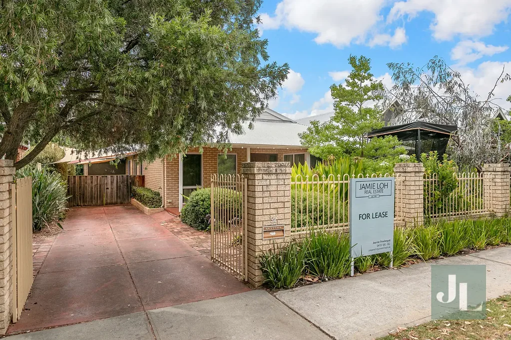 LEAFY RETREAT IN THE HEART OF SHENTON PARK