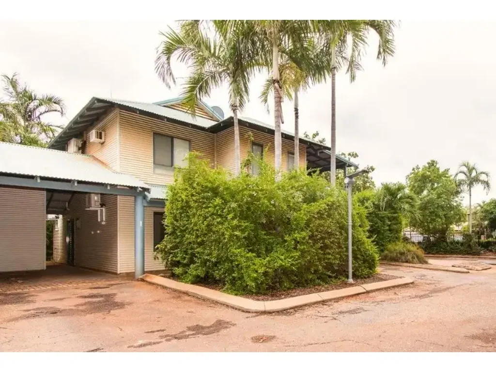 Neat and tidy 2 bedroom 1 bathroom unit