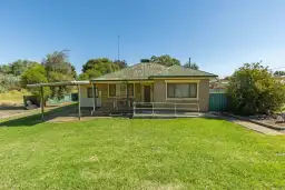 19 Edward Street, Junee