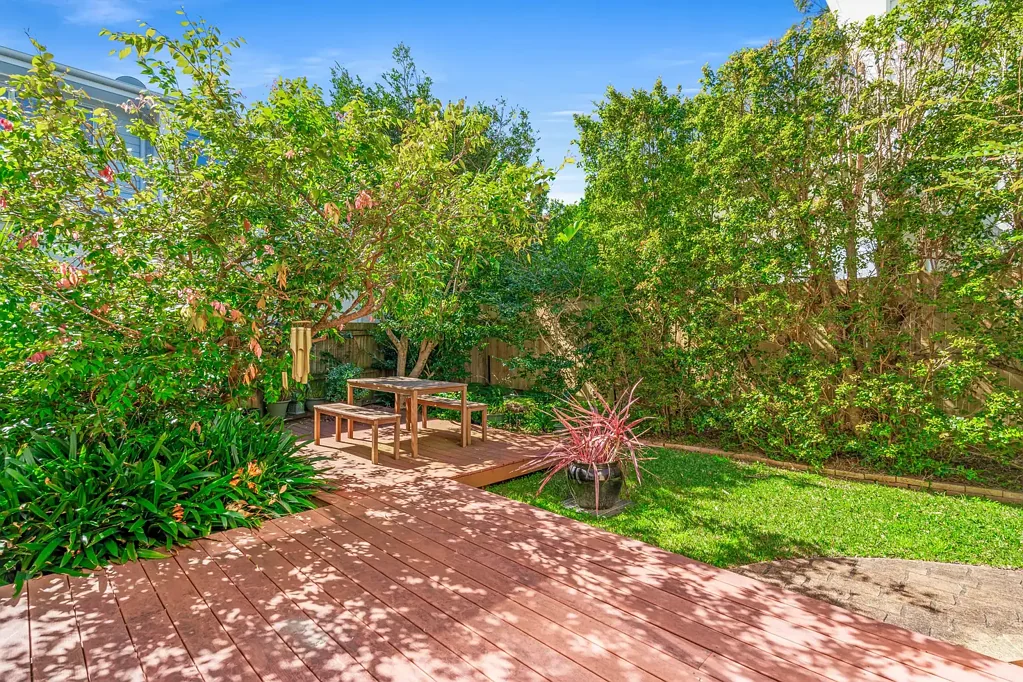 Charming Furnished 3‑Bed, 2‑Bath Retreat in the Heart of Terrigal — $900 /week