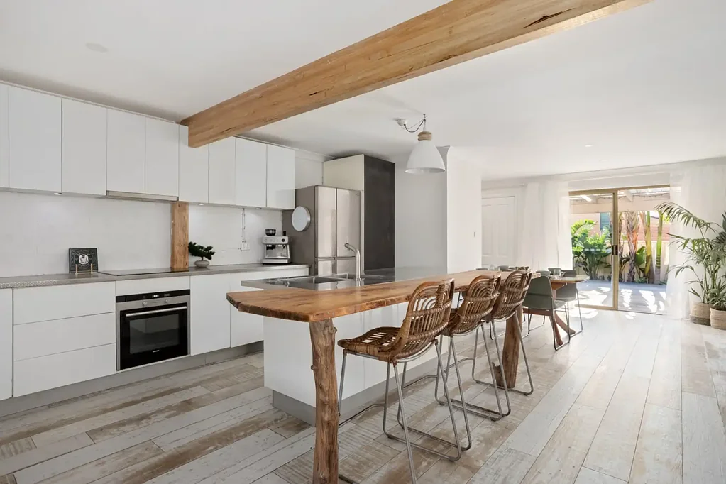 Phillip Bay 4બેડરૂમ Spacious, Airy and Sunny Four Bedroom Duplex in Serene Coastal Pocket