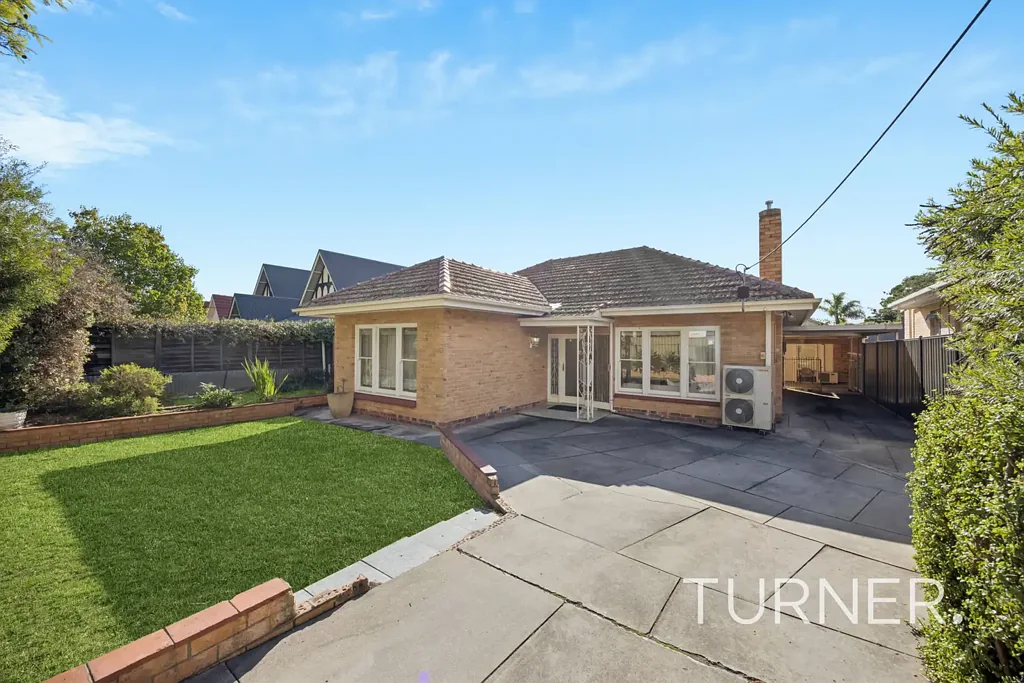 Large Family Home with 2 Granny Flats