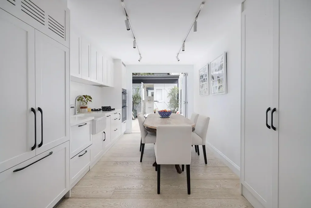 Sunlit renovated semi-furnished terrace