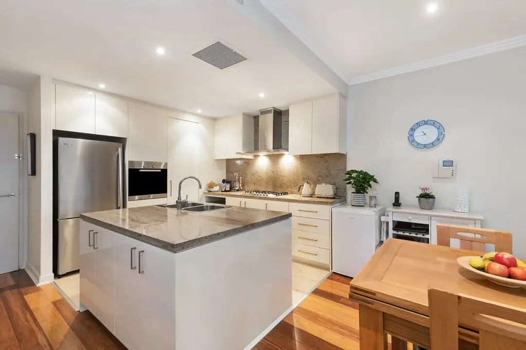 301/2A Eulbertie Avenue, Warrawee, NSW 2074