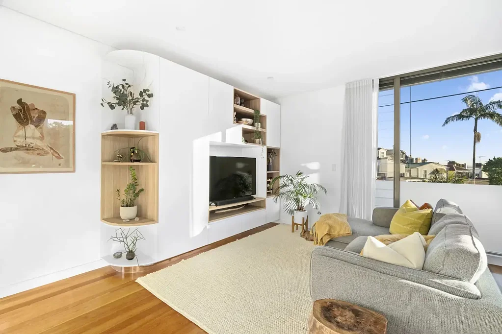 Stylish Designer Apartment with Tranquil Outlook in a Prime Lifestyle Location
