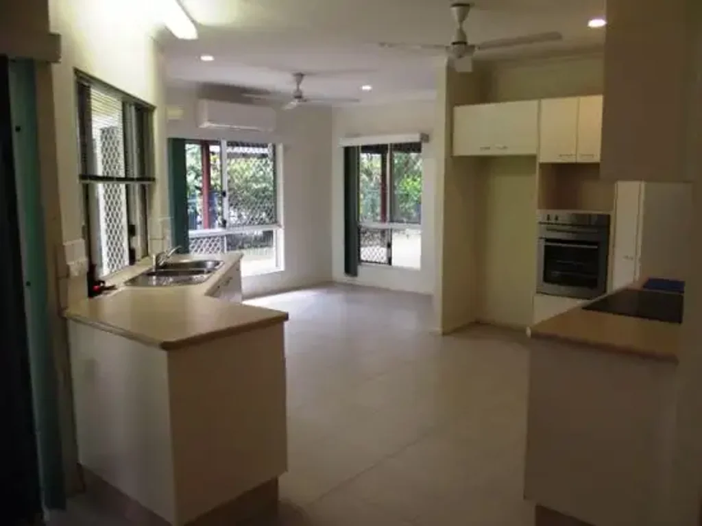Spacious Family Home in Quiet Durack Court