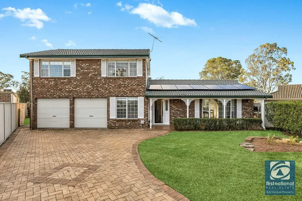 Ingleburn 5Moenga Substantial Family Home in Quite cul- de-sac !!!