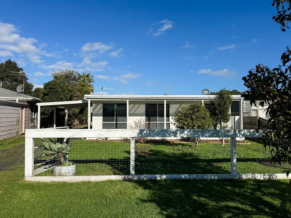 Coronet Bay Charm