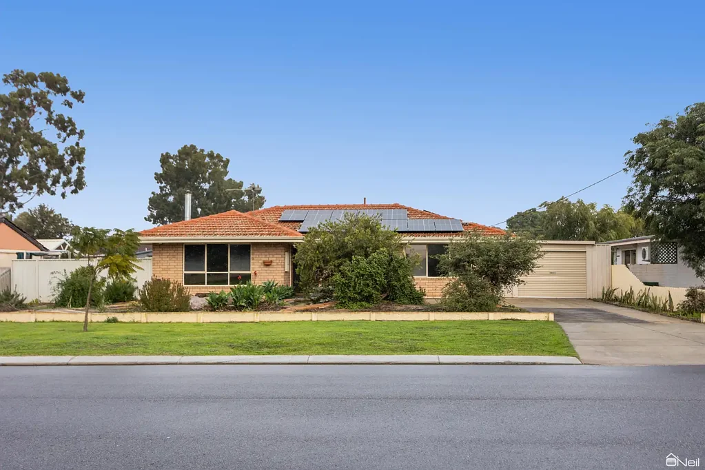 26 Amanda Drive, Camillo, WA 6111