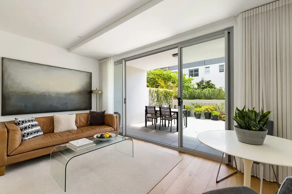 St Peters 2房 带朝北露台的宽敞居所 A spacious retreat with north-facing terrace