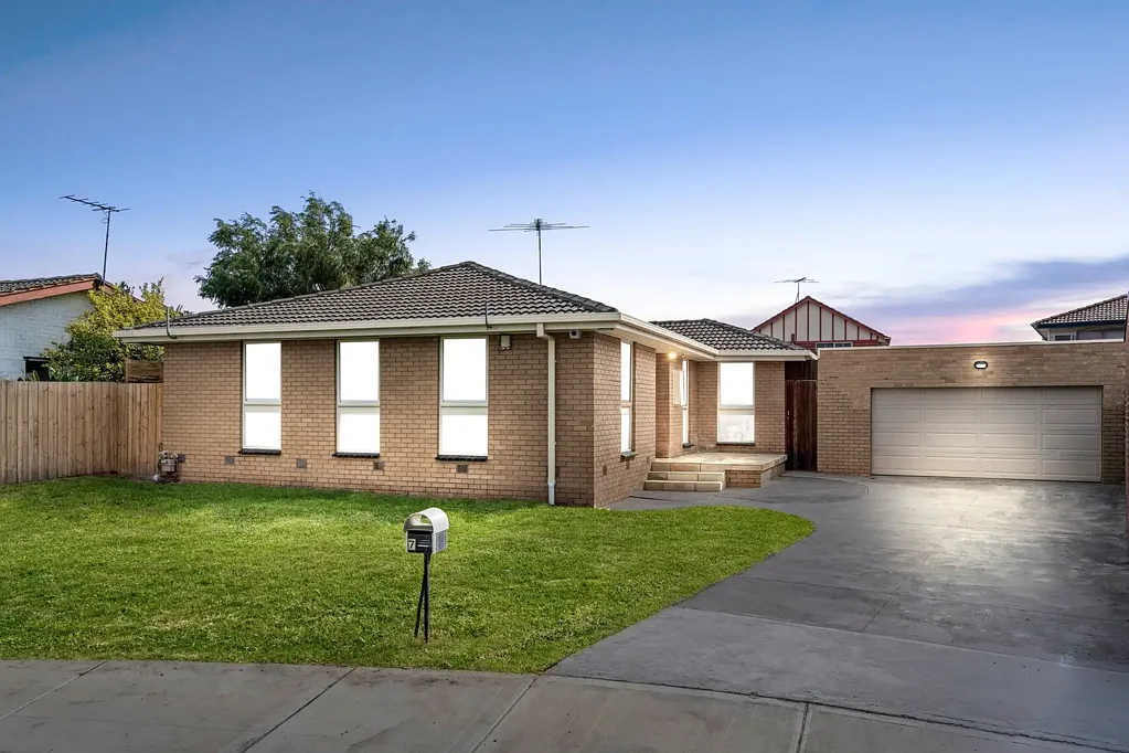 Keilor Park 3침실 Renovated style, four car garage in a quiet court