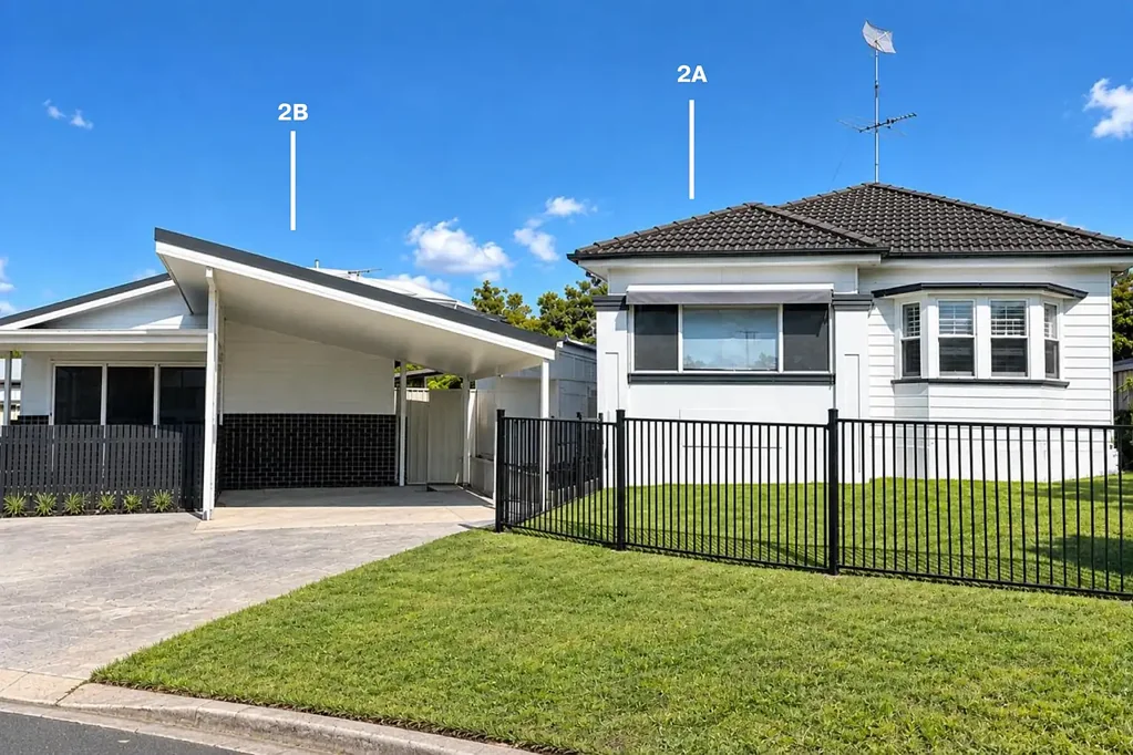 Lambton 5 Slaapkamer Put simply, set and forget investment, two homes on one title returning approx $1290 per week