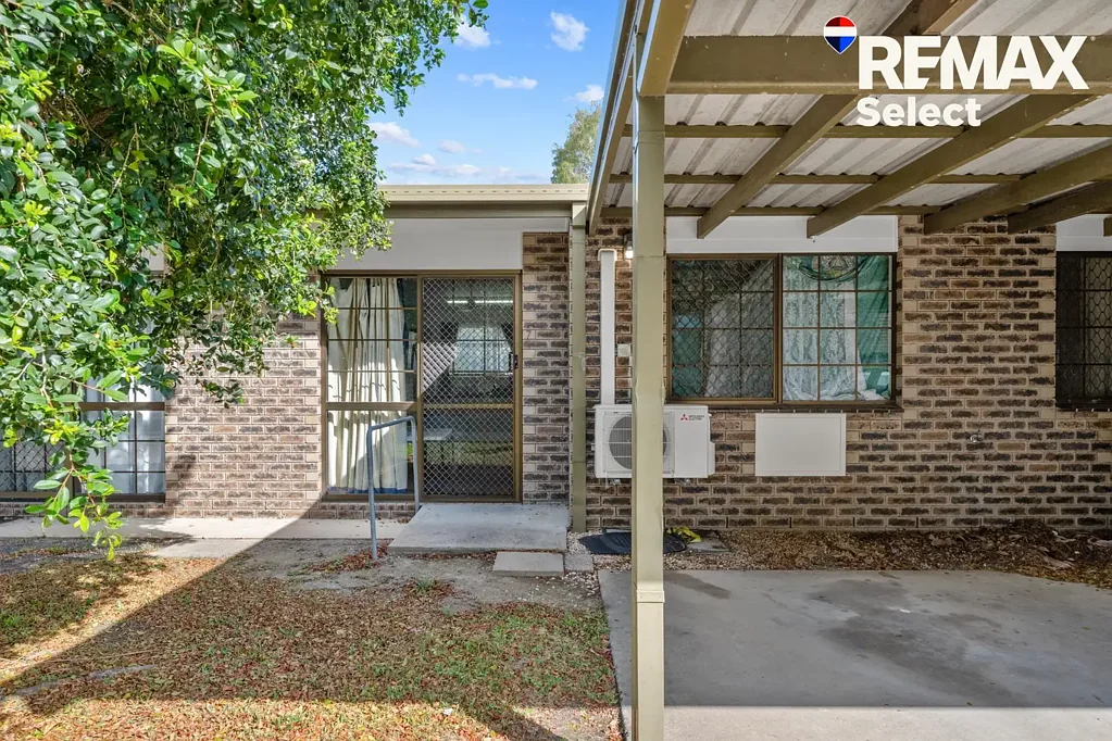 West Mackay 1房  Invest or Nest - Freshly Updated & Conveniently Located!