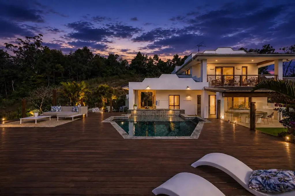 Upper Coomera 3房  10 ACRE ESTATE | 180 DEGREE PANORAMIC SKYLINE & OCEAN VIEWS VIEWS | NEW COMMERCIAL SIZED SHED